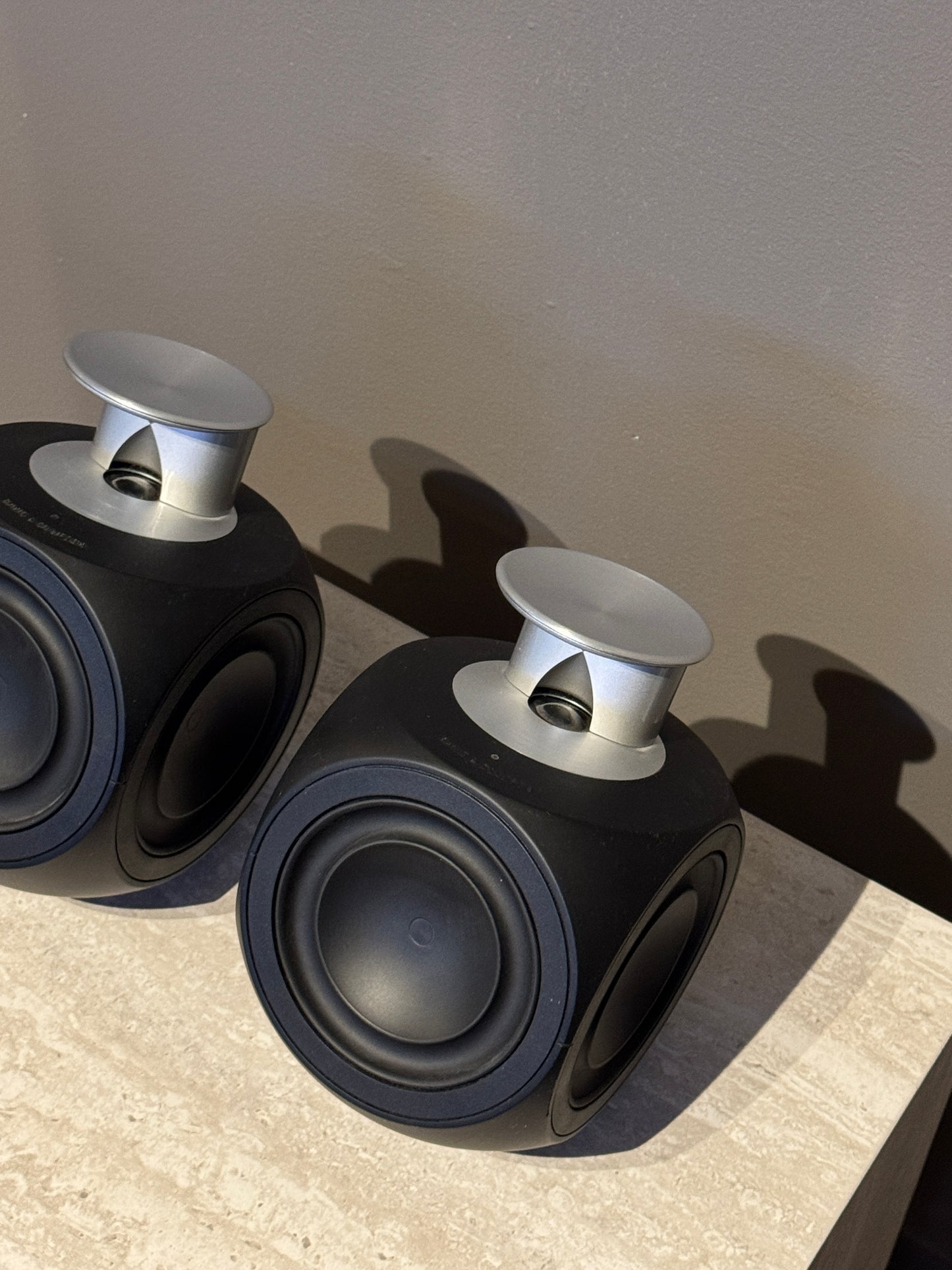 Beolab 3 inkl. väggfäste