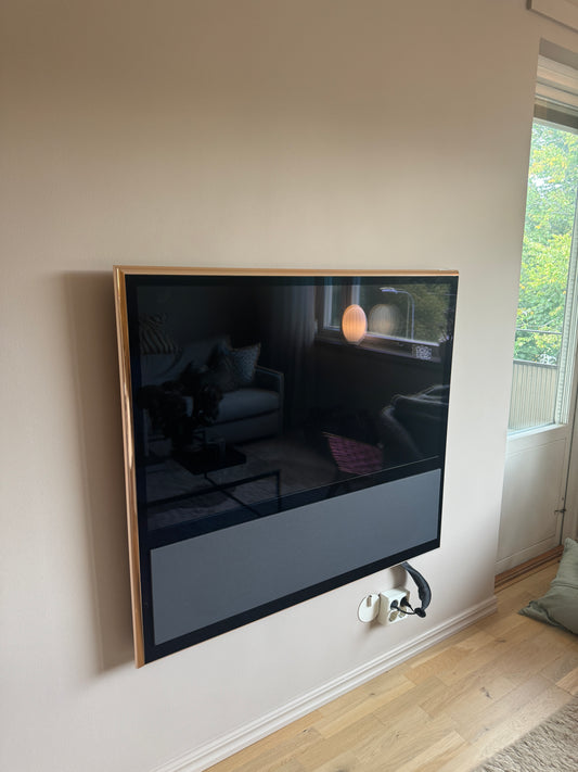 Beovision 11-46 Limited 90's edition inkl. väggfäste