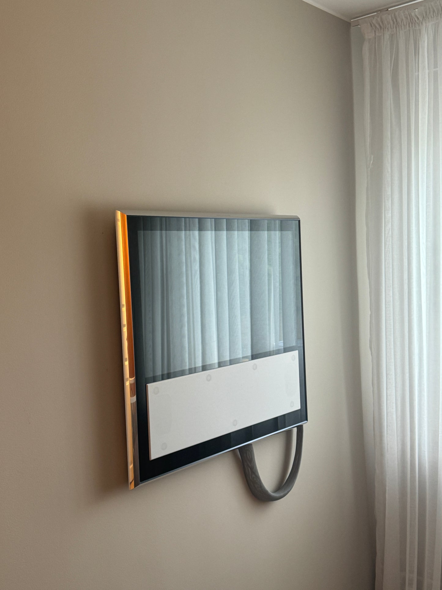 Beovision 10-32 Silver