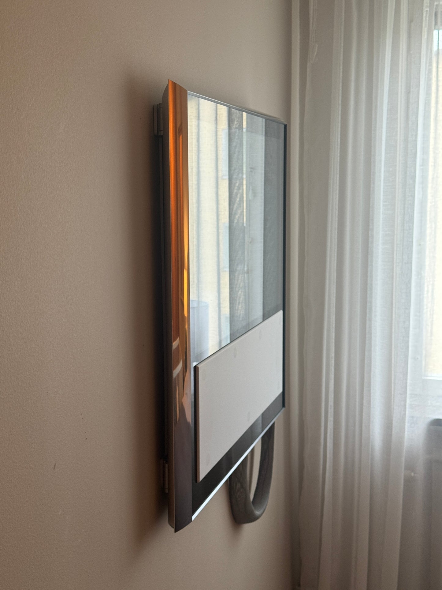 Beovision 10-32 Silver