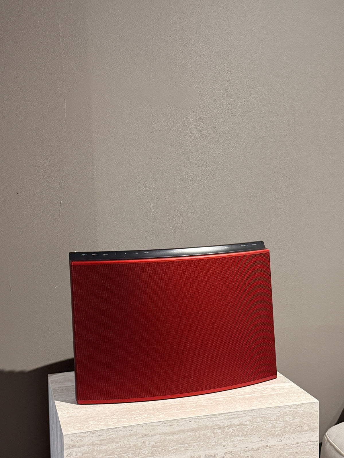 BeoSound 1 – CD & radio med inbyggda högtalare | Röd | Ny CD-laser
