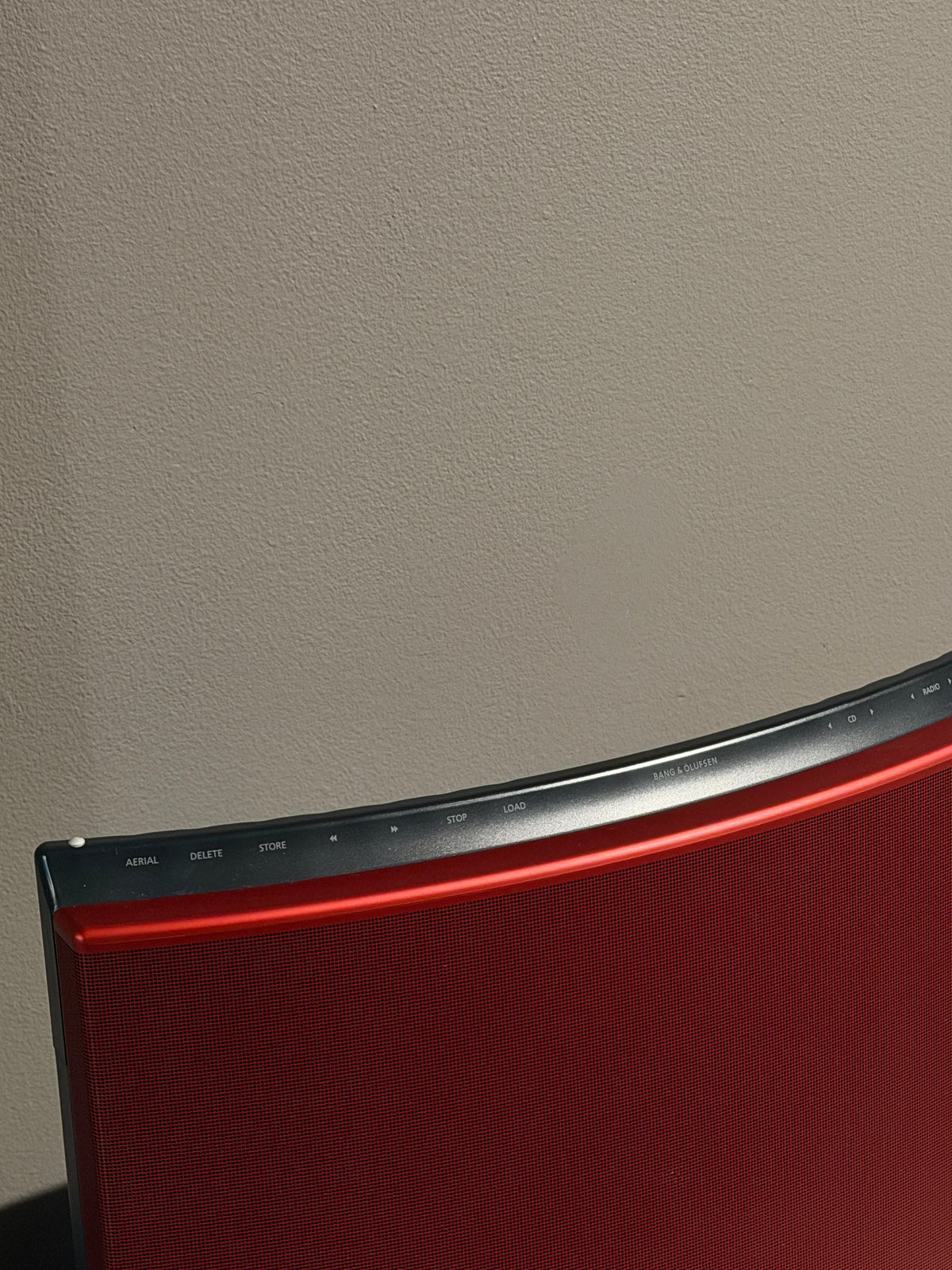 BeoSound 1 – CD & radio med inbyggda högtalare | Röd | Ny CD-laser
