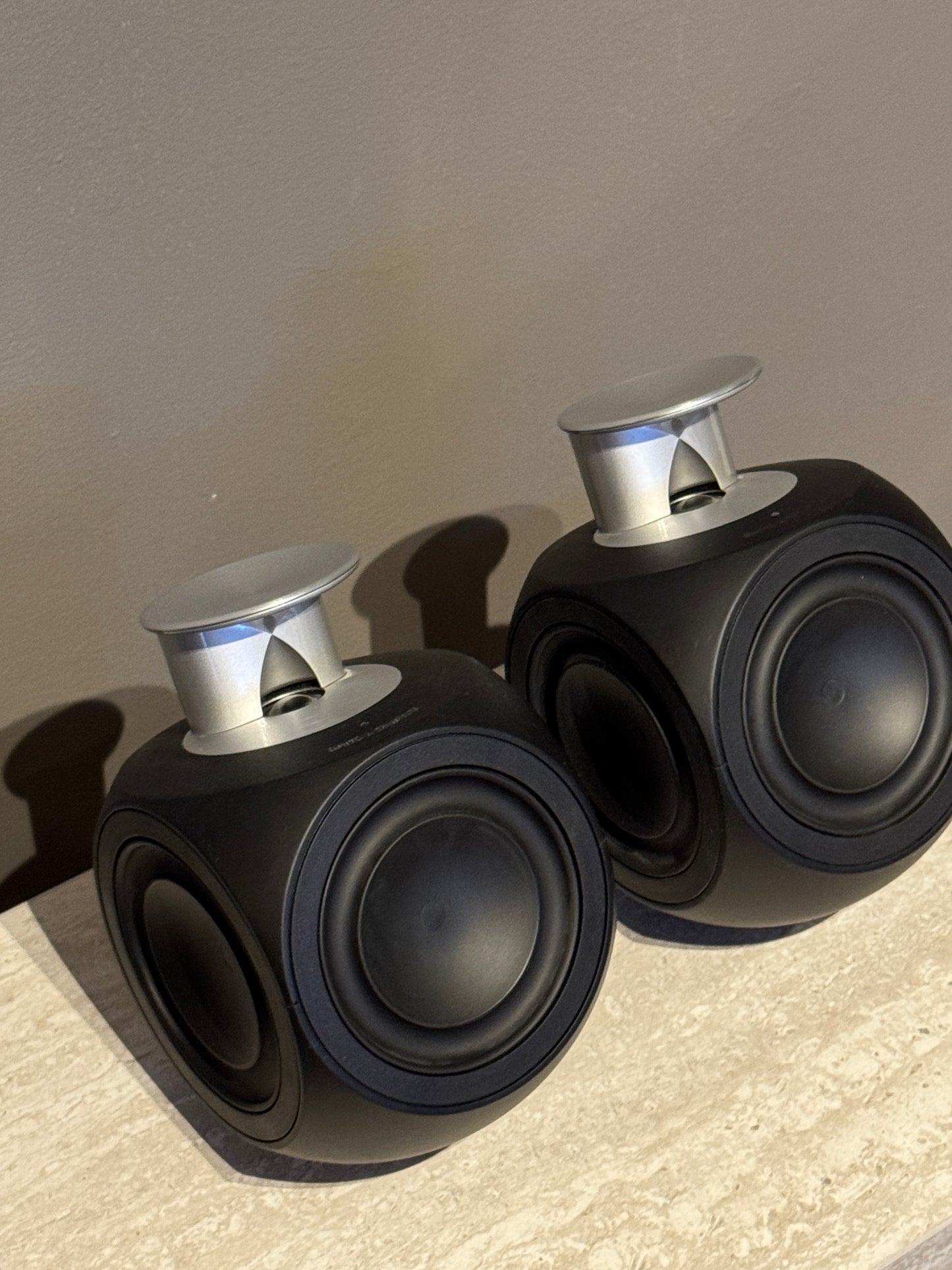 Beolab 3 inkl. väggfäste