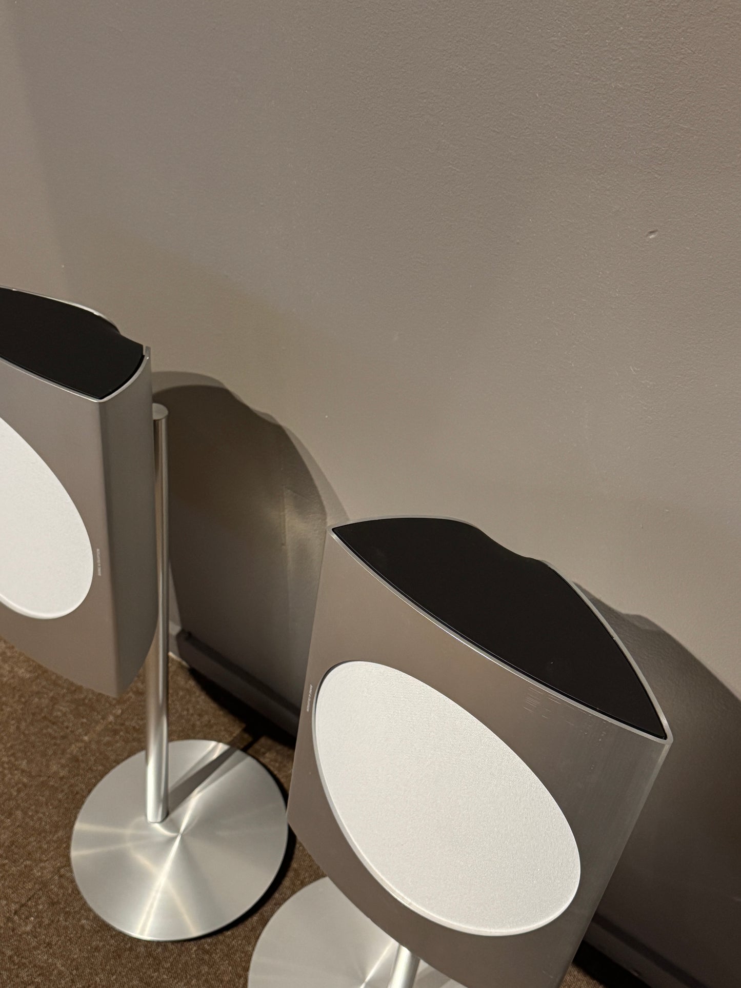 Beolab 17 inkl. golvstativ