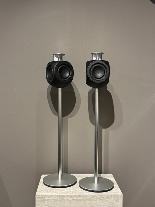 Beolab 3 med golvstativ